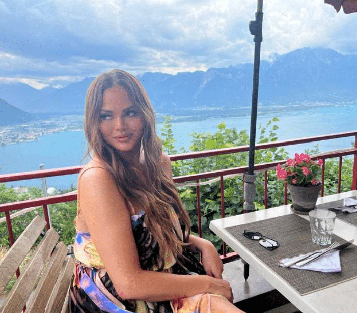 Chrissy Teigen Height, Weight & Biography 2024